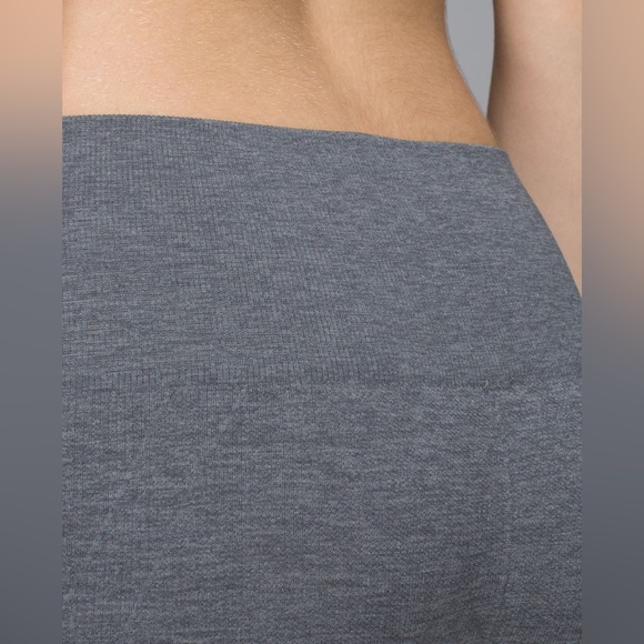 Lululemon Athletica Gray In the Flow Crop II Seamless Athletic Leggings size 4 - Picture 5 of 14